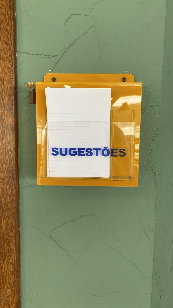 Caixa de sugestões para colaboradores, clientes e visitantes